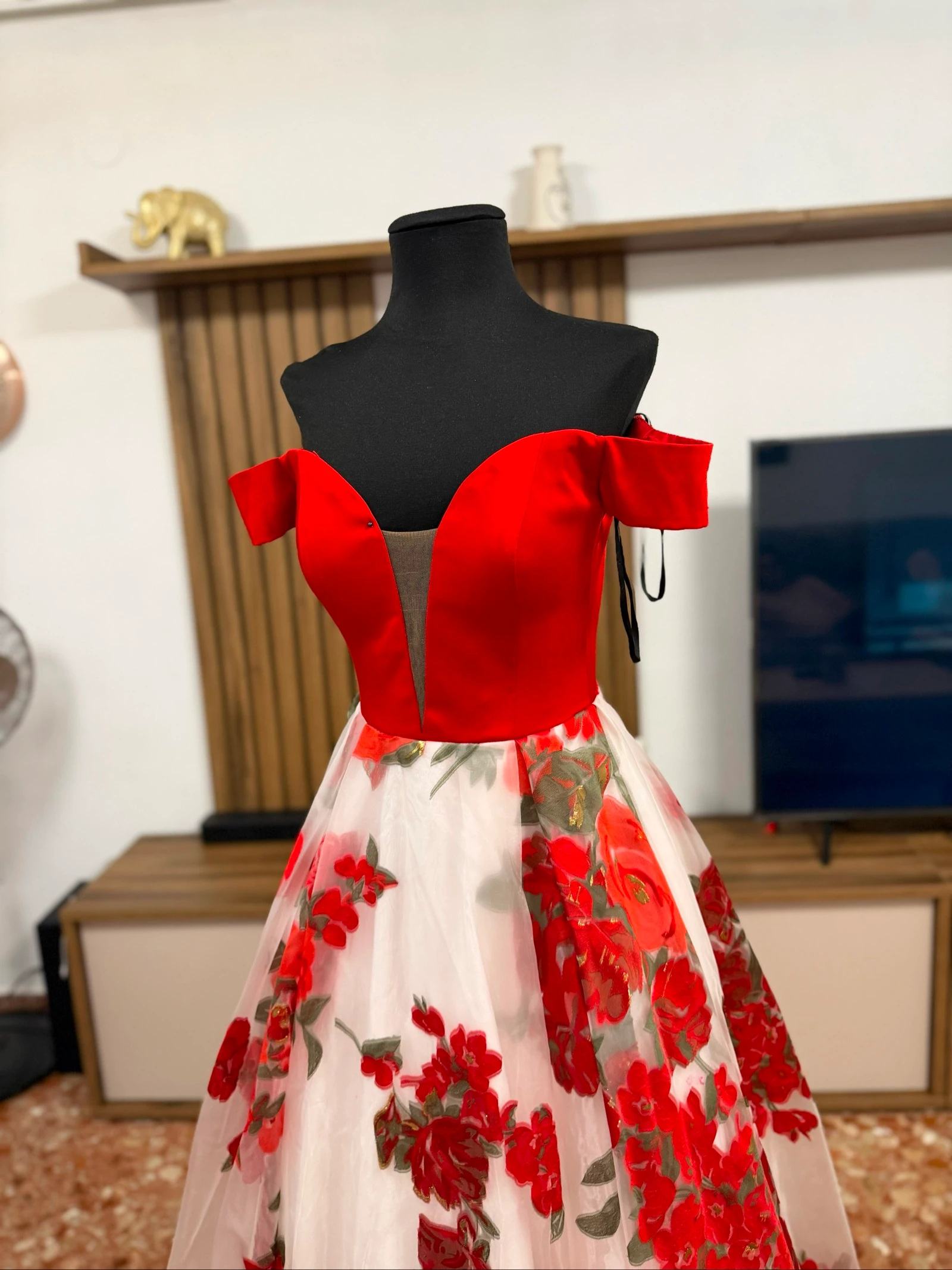 Vestido de X & M Collection con flores 3D – photo 2